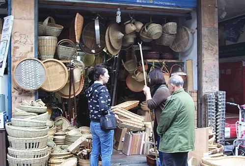 这条藏匿于西安闹市的街道,不仅傲娇高冷,还拥揽了无数西安人的记忆