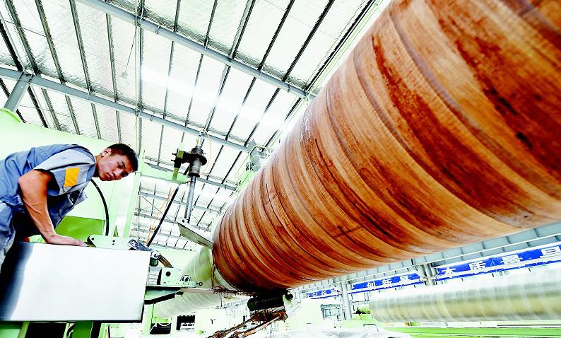 全国首条竹复合压力管试产成功