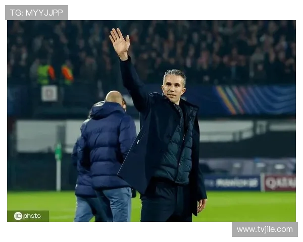 范佩西儿子友谊赛首秀替费耶诺德登场展现锋线天赋攻入精彩进球