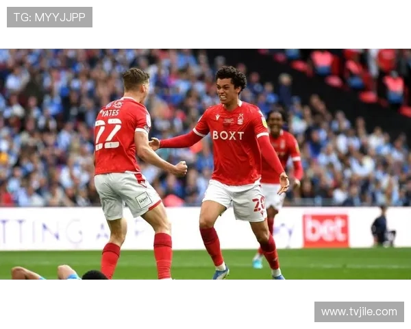 姆伯莫闪耀全场助曼联客场击败诺丁汉森林荣膺全场最佳球员